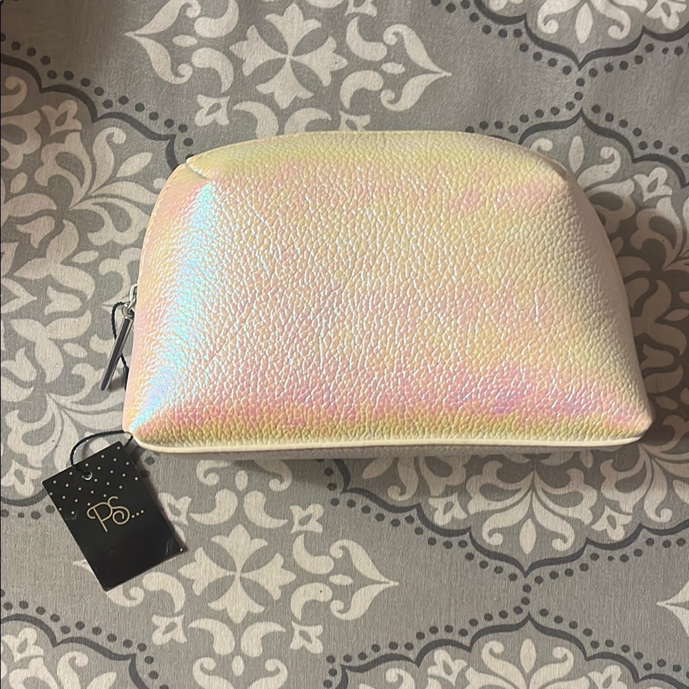 Iridescent Cream Women's Makeup Bag/Clutch